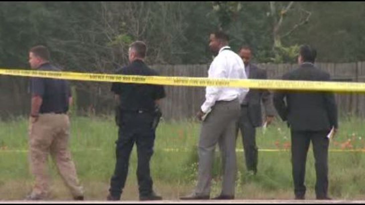 HPD investigating body found in ditch in southwest Houston